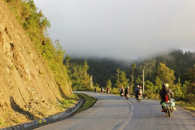 Xe máy là phương tiện di chuyển chính trên đảo Bình Ba