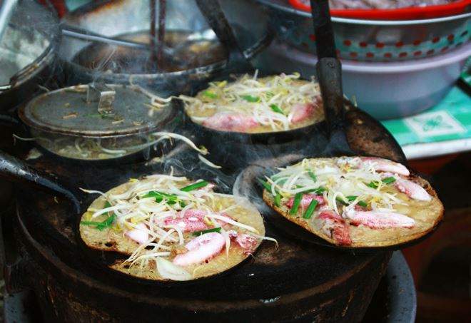 Bánh xèo mực Nha Trang