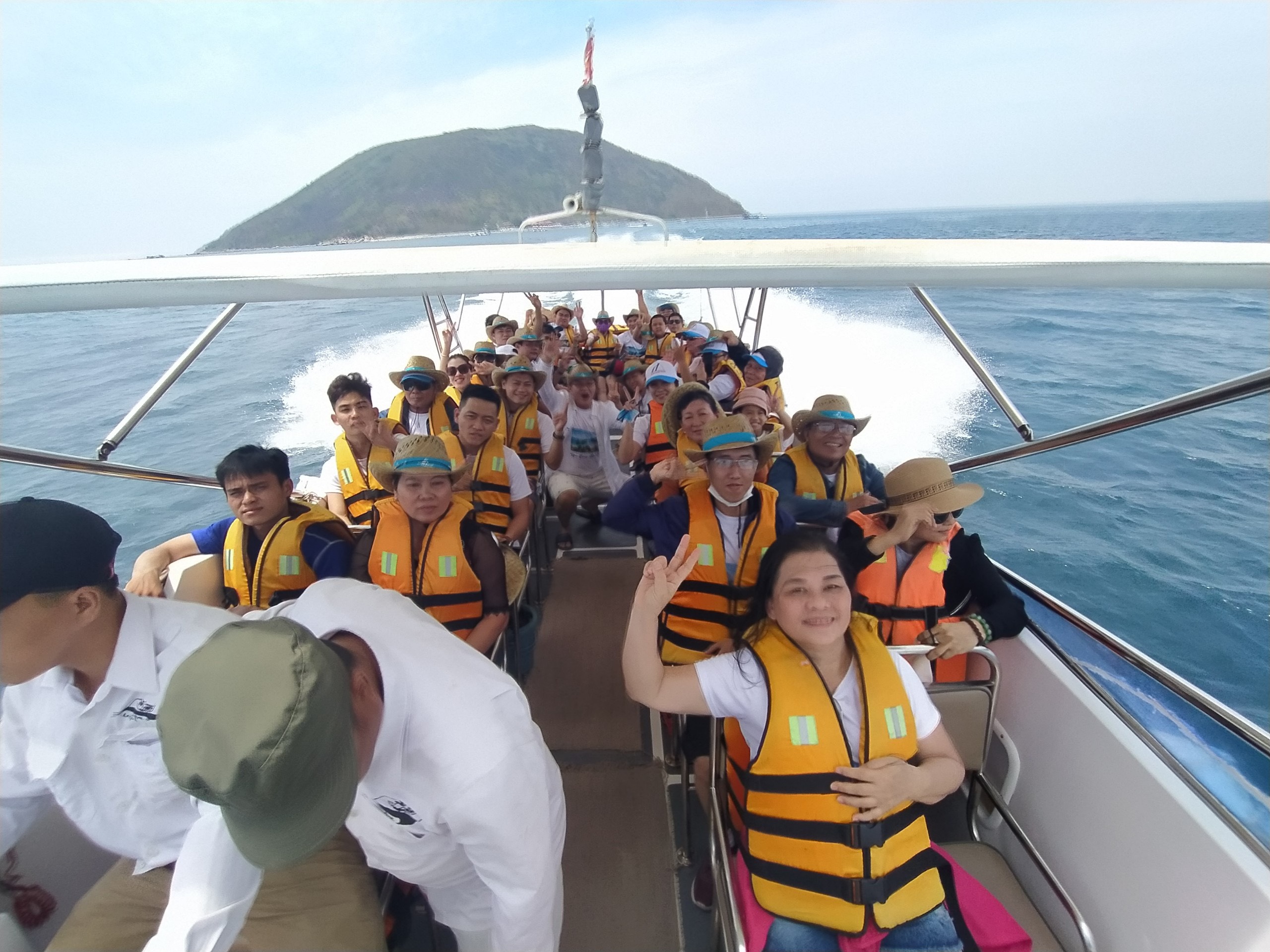 chao-he-ruc-ro-cung-du-lich-nha-trang-gia-re-bat-ngo-7