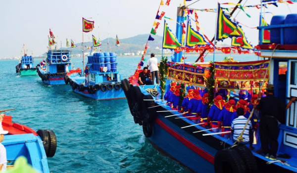 Lễ hội Cầu Ngư đầy màu sắc trên biển Nha Trang, Khánh Hòa