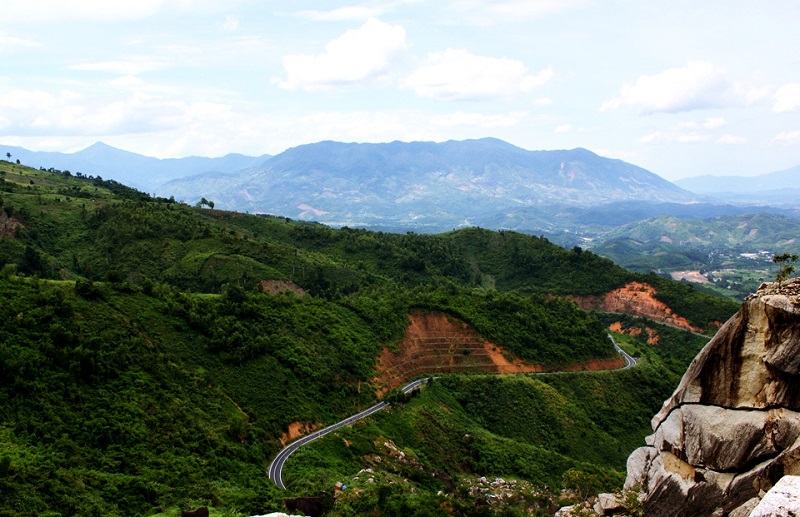 du-lich-nha-trang-da-lat-5-ngay-4-dem-5 Đèo Omega nguy hiểm nhưng lại là một trong những con đường du lịch cực kỳ thơ mộng