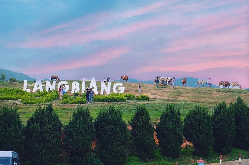 du-lich-nha-trang-da-lat-5-ngay-4-dem-7 Chinh phục đỉnh núi LangBiang và ngắm toàn cảnh thành phố từ trên đỉnh sẽ mang lại cảm giác tự do, hùng vĩ