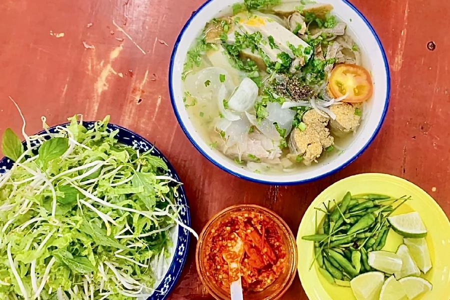 quan-bun-cha-ca-nha-trang-ngon-9