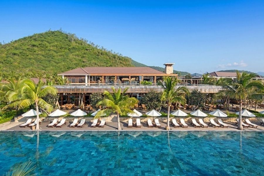 resort-nha-trang-co-bai-bien-rieng2013