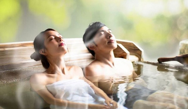 tam-bun-nha-trang-5 Ngâm khoáng nóng tầm 20 phút sau khi tắm bùn để cơ thể sạch sẽ hơn