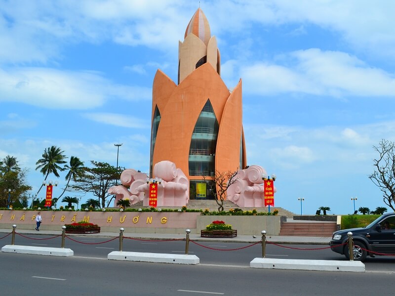 Tháp Trầm Hương - Điểm du lịch Nha Trang đặc trưng