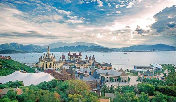 tour-du-lich-nha-trang-8 Vẻ cuốn hút của khu vui chơi Vinpearl Nha Trang