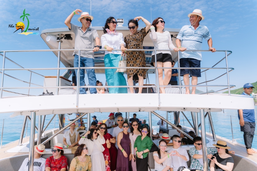 tour-du-thuyen-vinh-ninh-van208
