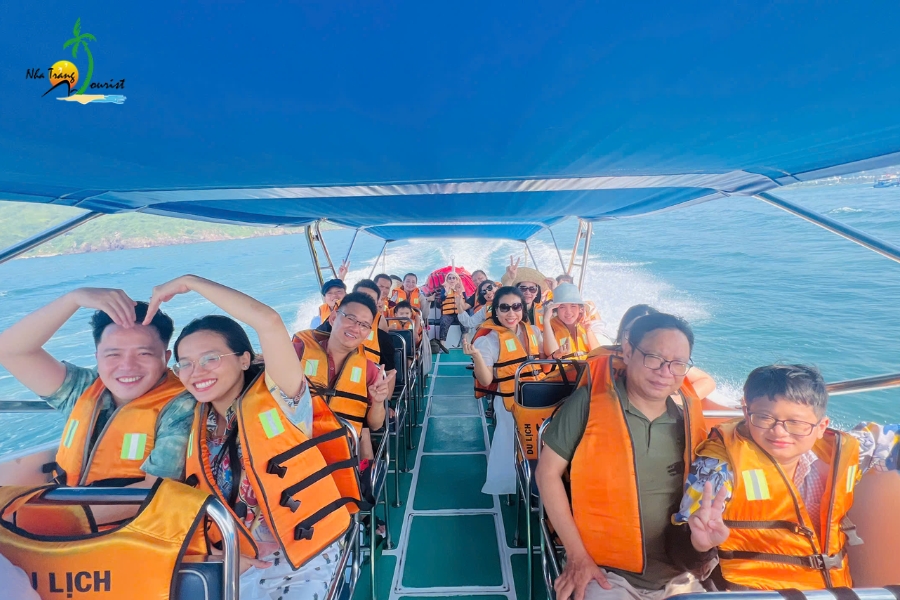 tour-nha-trang-3n2d-truong-dai-hoc-luat203