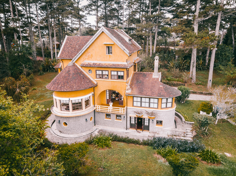 villa2052 Vẻ đẹp đài các của những biệt thự tại Ana Mandara Villas Dalat Resort & Spa được trân trọng bảo tồn, gìn giữ và trùng tu gần như nguyên vẹn.