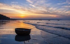 Vietnam-MuiNe-Fishing-Boat1