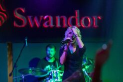 LIVE-MUSIC