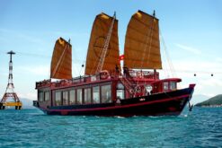 Du thuyền Emperor Cruise Origin - Tour khám phá vịnh Nha Trang trong ngày (gói tiêu chuẩn)