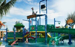 Top 4 Resort Cam Ranh có công viên nước vui chơi